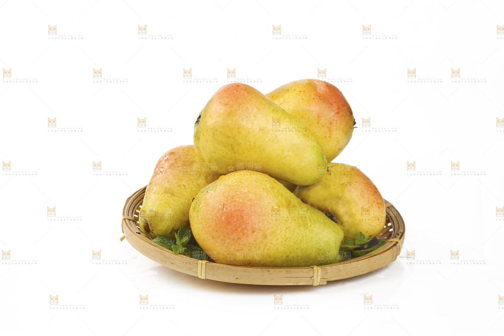 白底上的一篮太婆梨