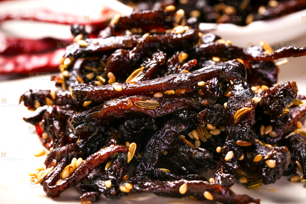 盘子里的孜然芥肉条