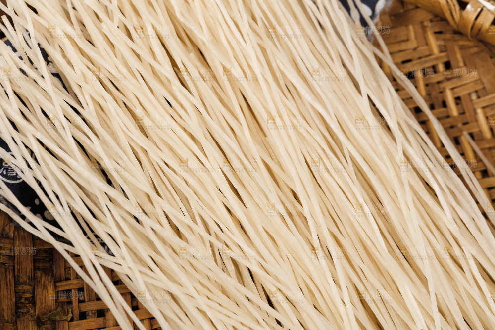 篮子里的葛根粉条