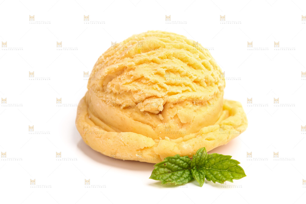 白底上的奶油冰激凌