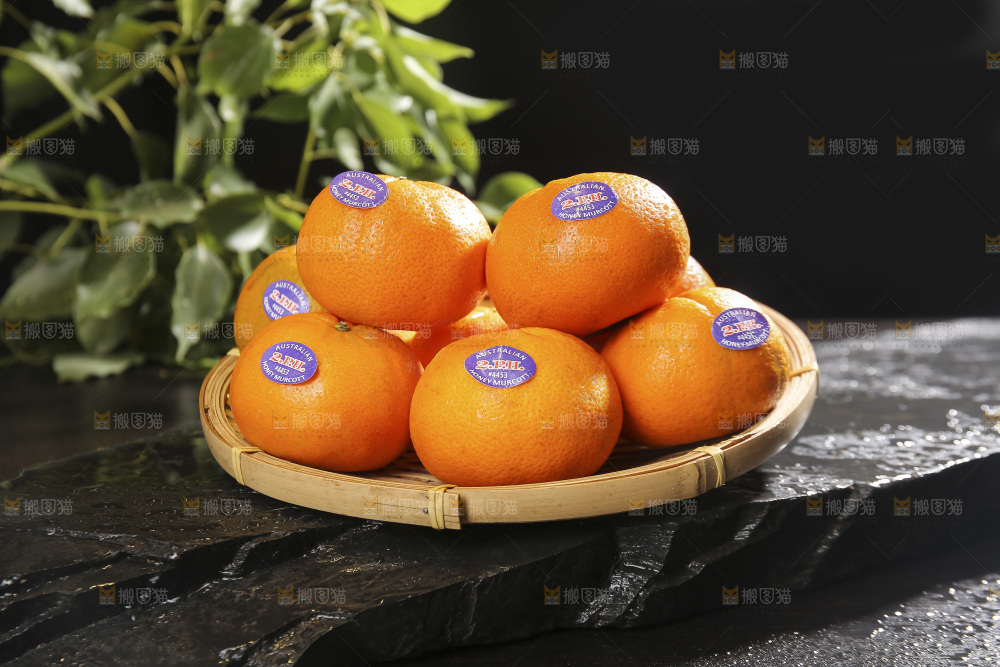 黑石板上的一篮澳柑