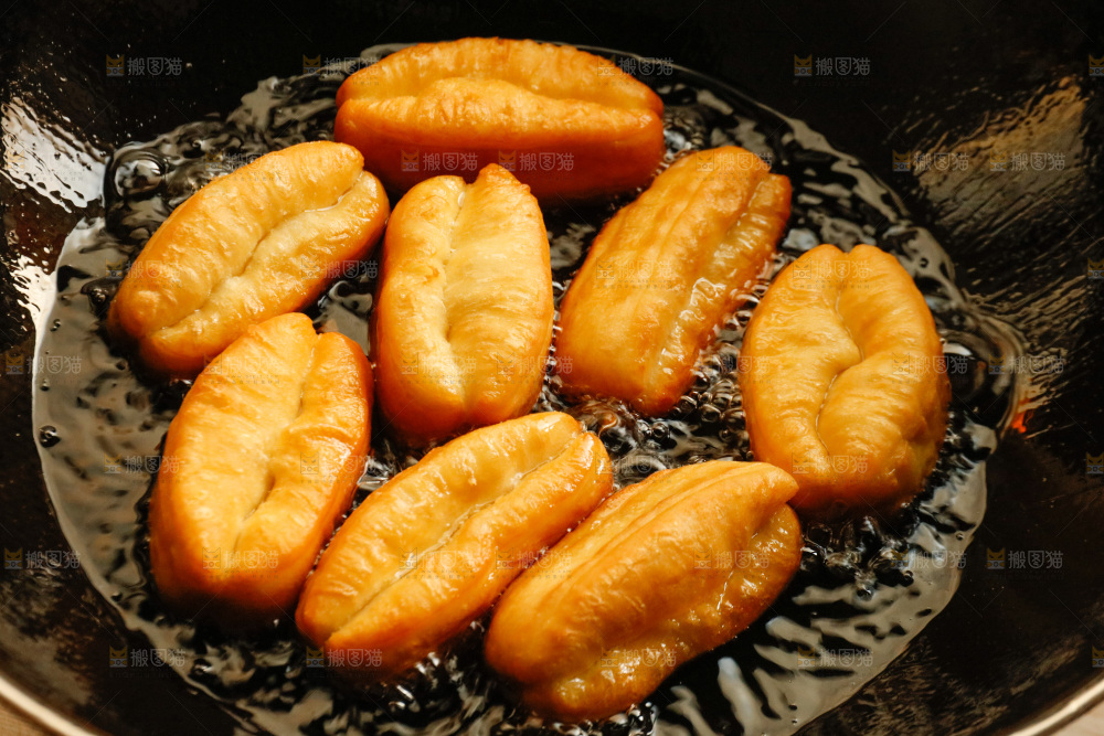 油锅里的小油条