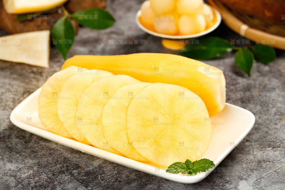 盘子里的黄心雪莲果