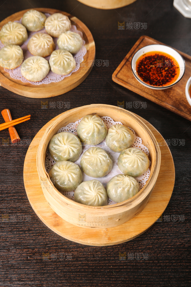 蒸笼里的小包子