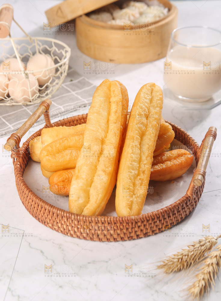 篮子里的炸油条