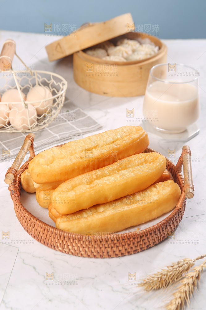 篮子里的炸油条