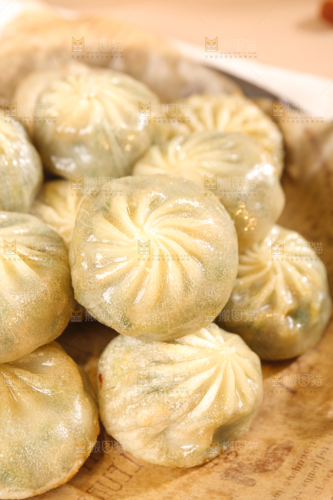 盘子里的小煎包
