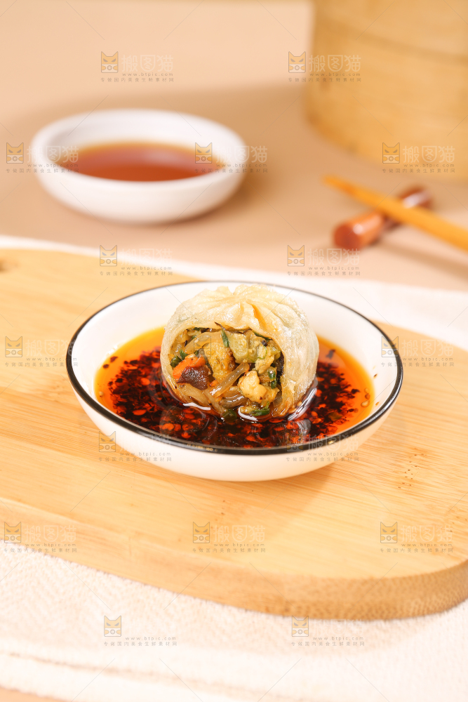 蘸酱的小包子