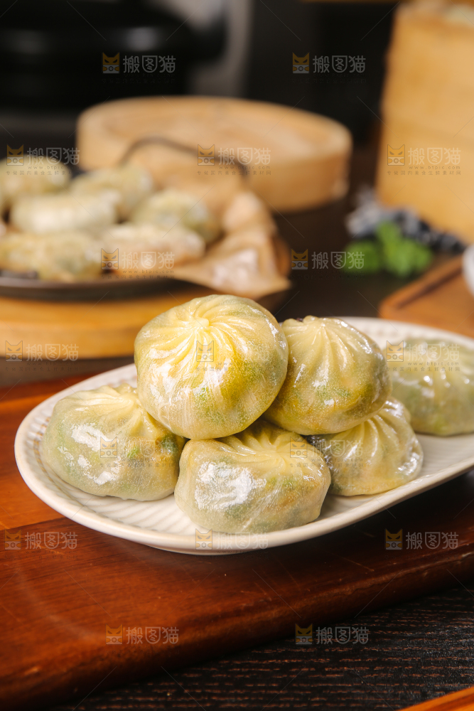 木底上摆放着的小包子