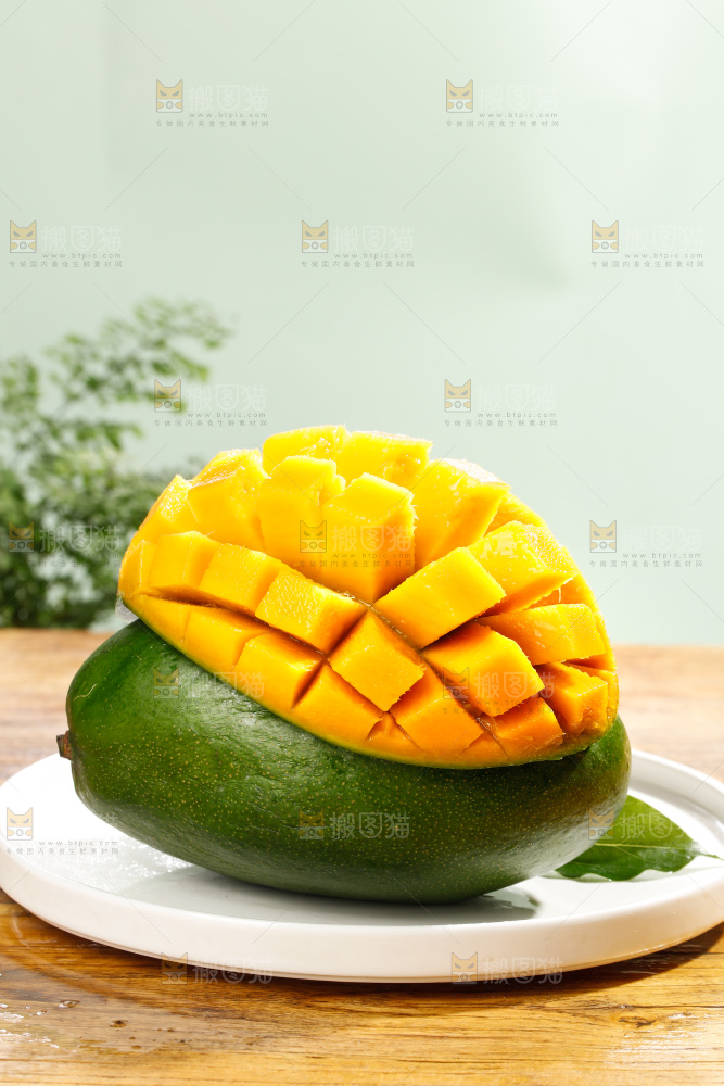 盘子里的凯特芒果