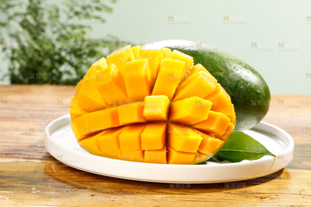 盘子里的凯特芒果