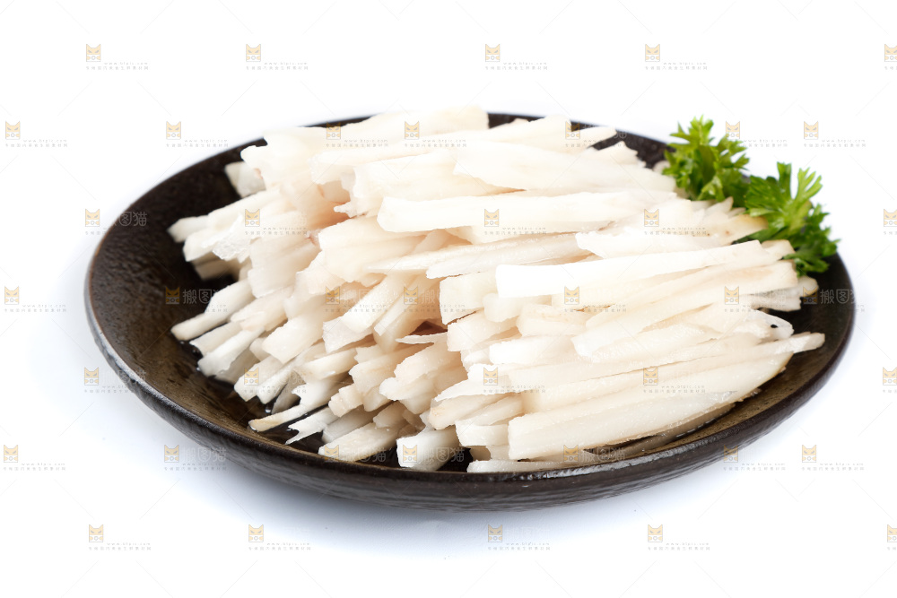 白底上放着一盘洪湖莲藕