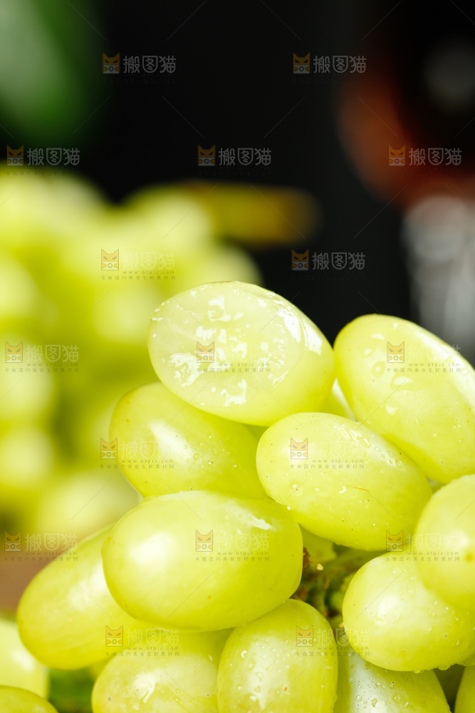 一堆新鲜玛奶提