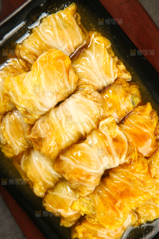 一盘娃娃菜酿肉卷