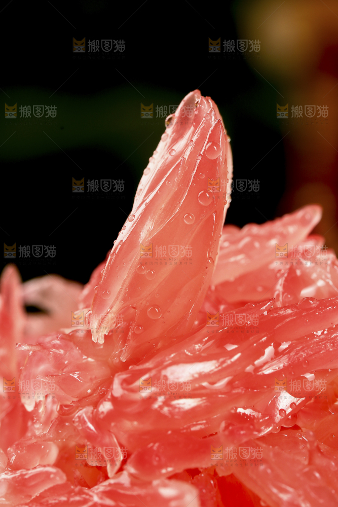 一堆红心蜜柚果粒