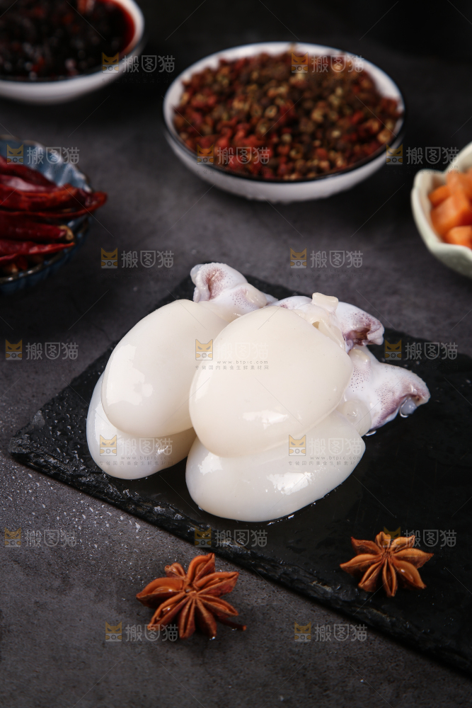 黑石板上的小墨鱼仔