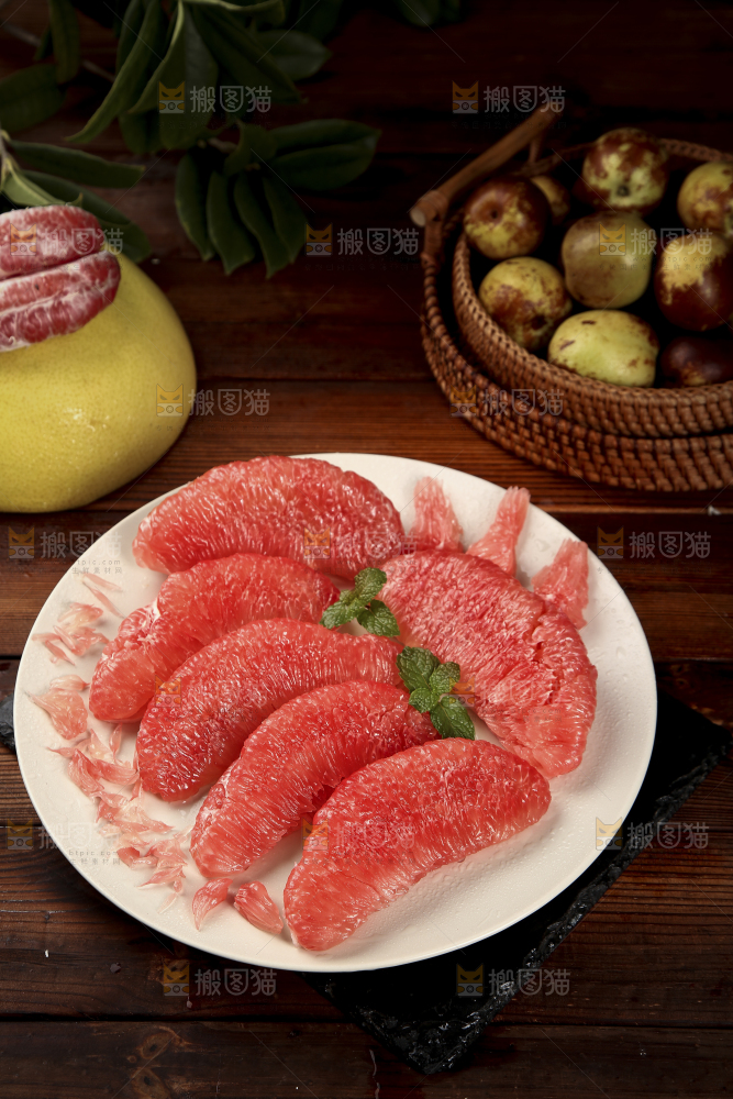 一盘福建平和红肉蜜柚