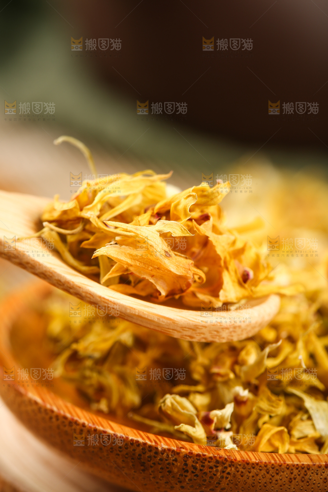 竹勺里的铁皮石斛花