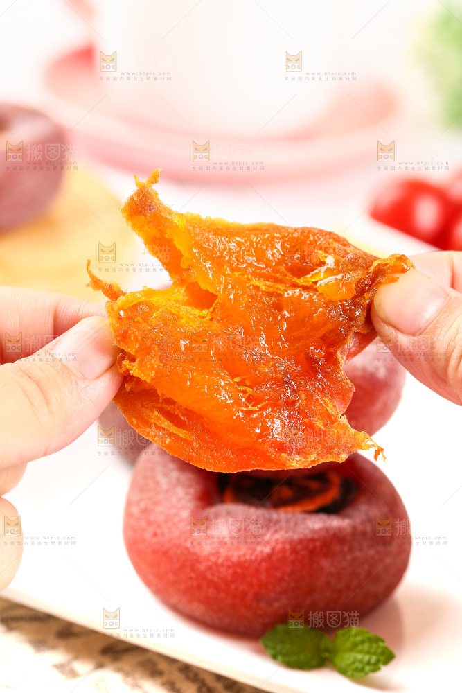 白底上的柿饼