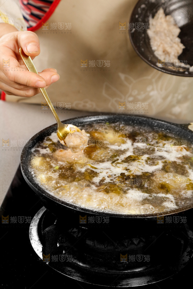 一锅虾滑紫菜汤