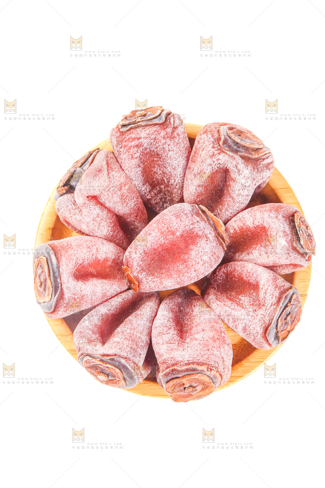 白底上放着一盘吊柿饼