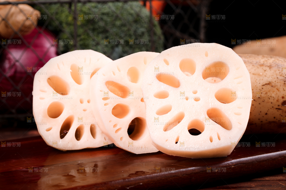 木底上的洪湖莲藕
