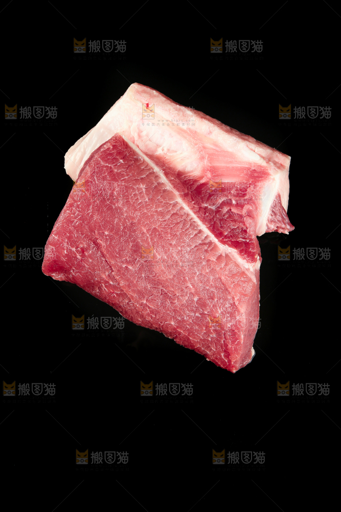 黑底上的猪里脊肉