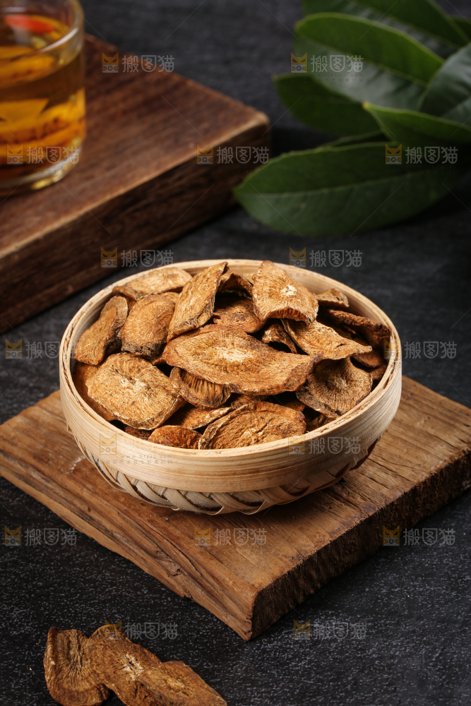 木板上放着一篮山东牛蒡茶