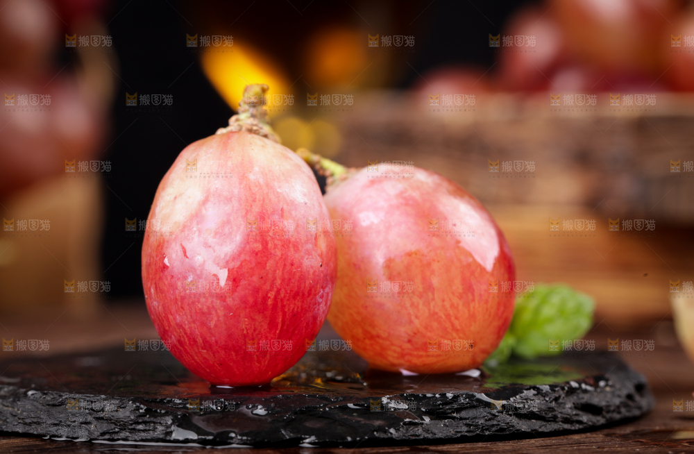 黑底上的新疆红提