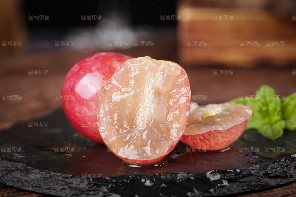 黑底上的新疆红提