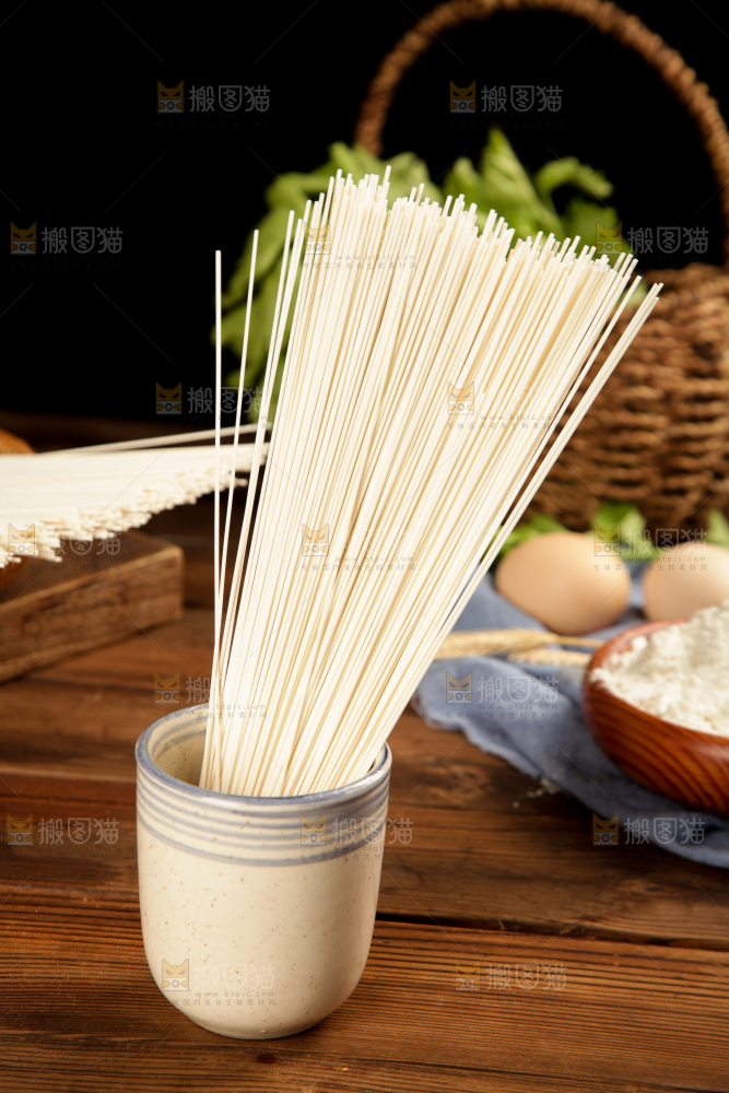 杯子里的面条