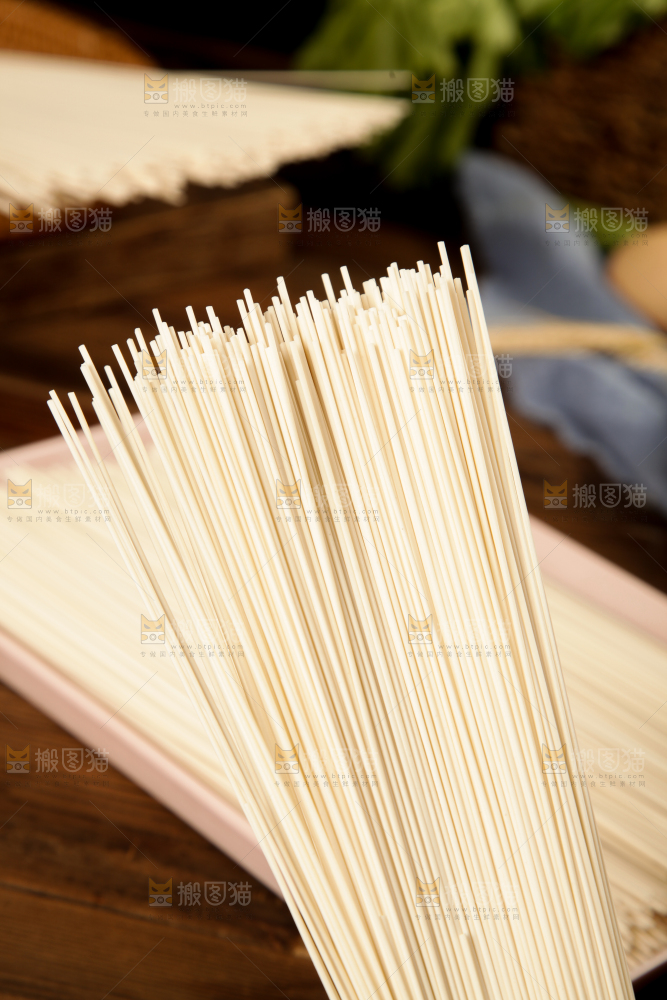 一堆手工挂面