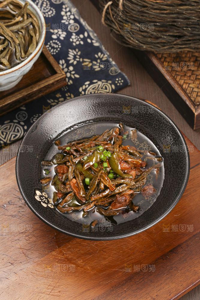 深底上的干豆角炒肉