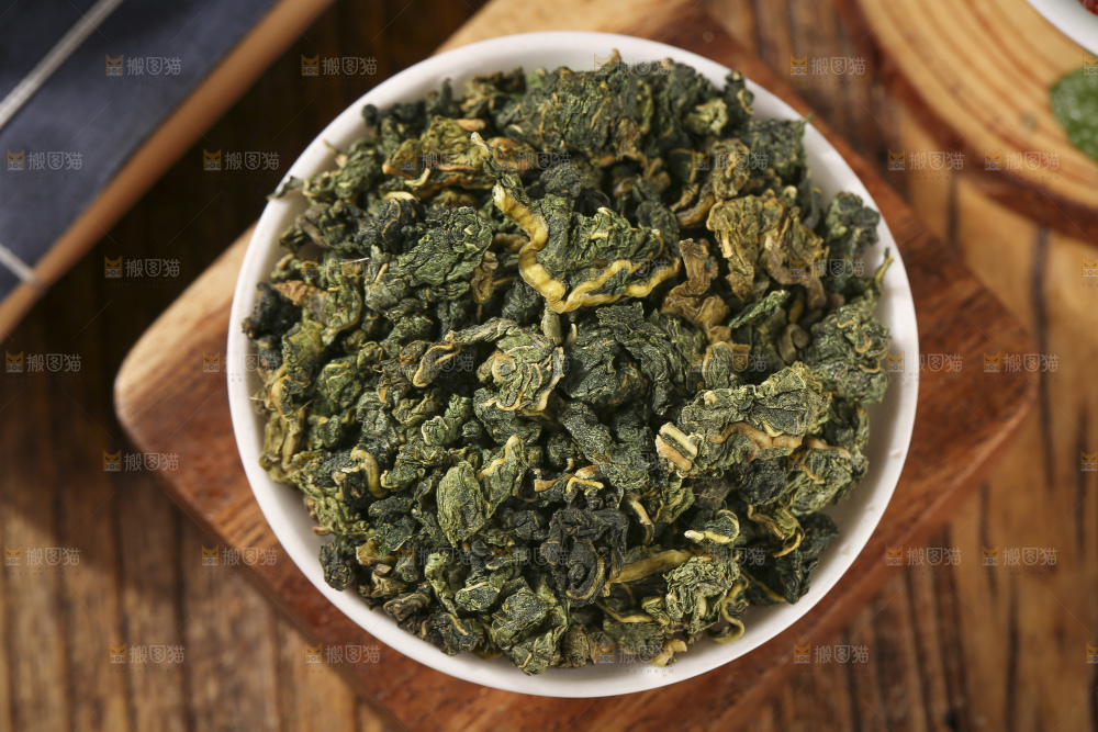 木底上放着的桑叶茶