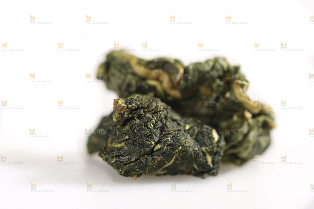 白底上的桑叶茶