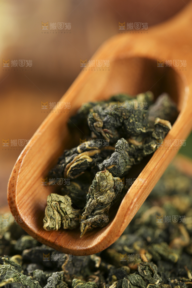 木底上放着的桑叶茶