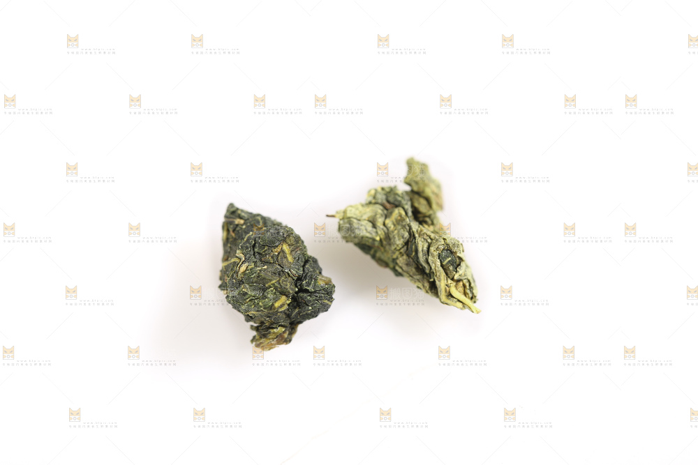 白底上的桑叶茶