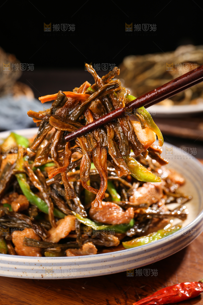 深底上的干豆角炒肉
