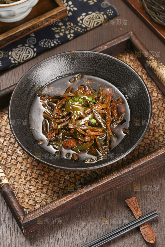 深底上的干豆角炒肉