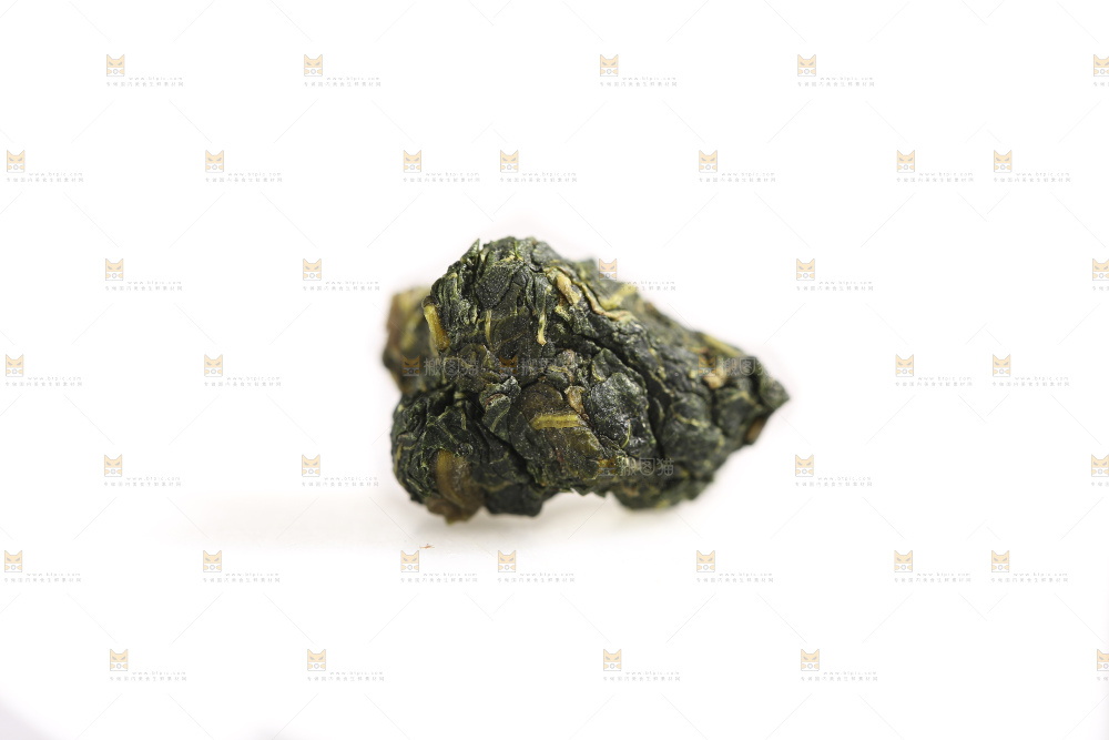 白底上的桑叶茶