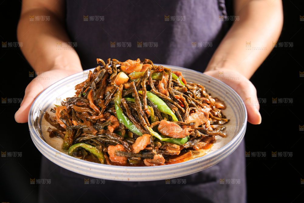 深底上的干豆角炒肉