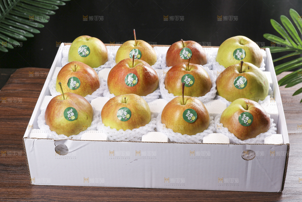 木底上放着玉露香梨