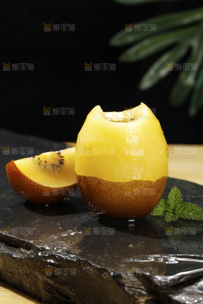深底上放着佳沛奇异果