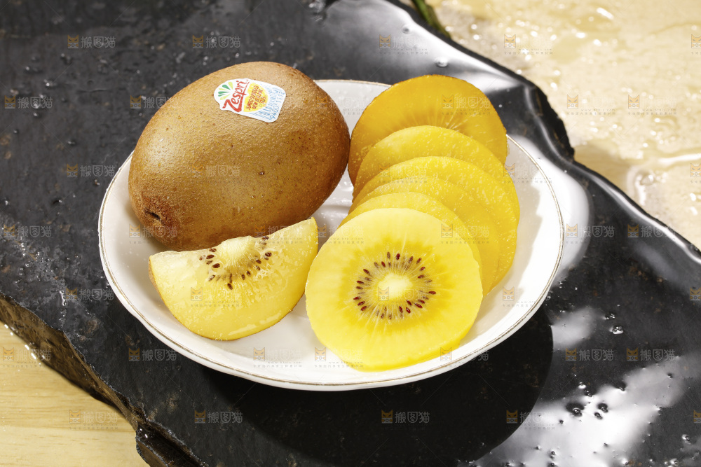 深底上放着佳沛奇异果