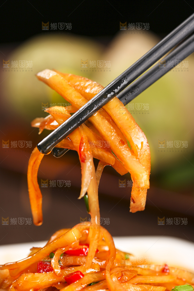 木底上的芥菜丝