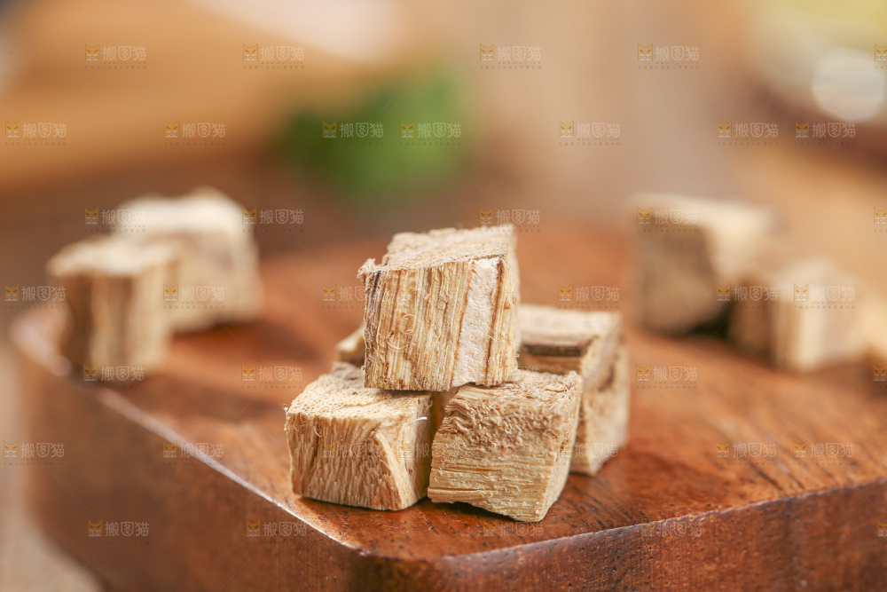 木底上的葛根