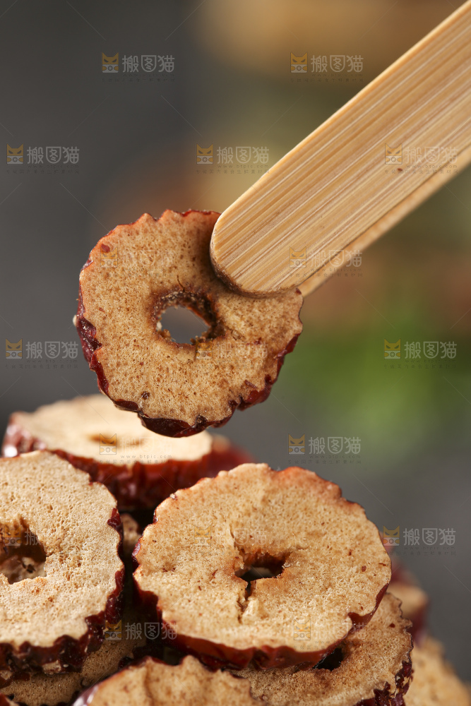 深底上的红枣片