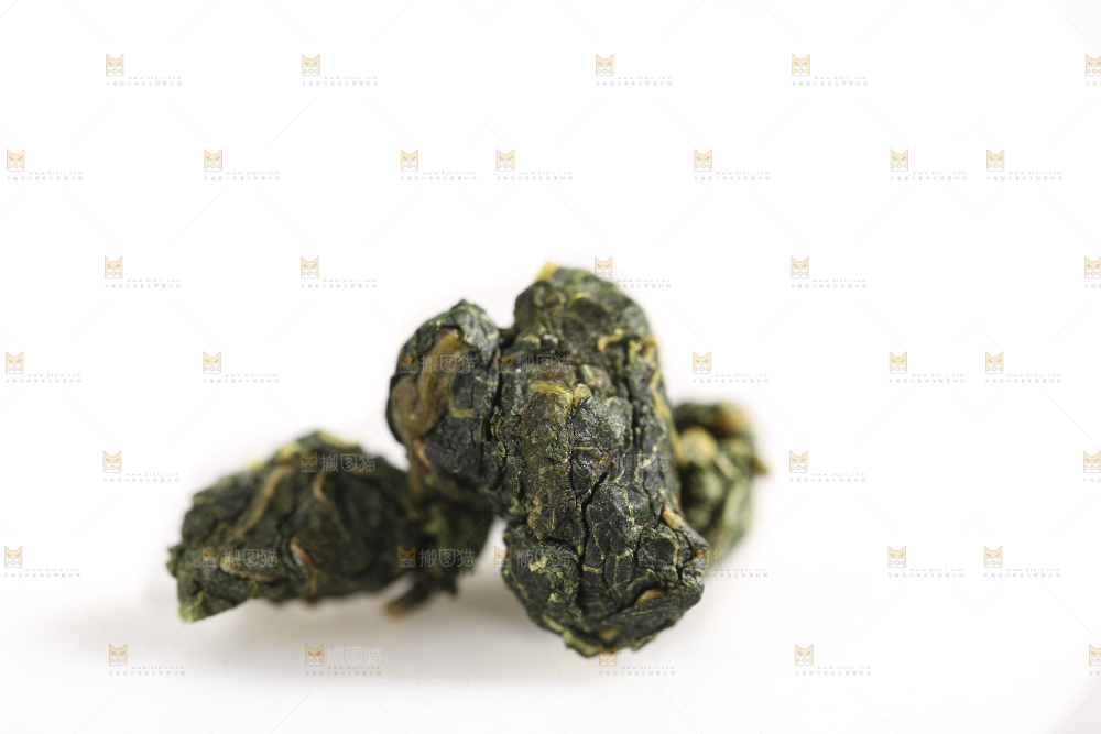 白底上的桑叶茶