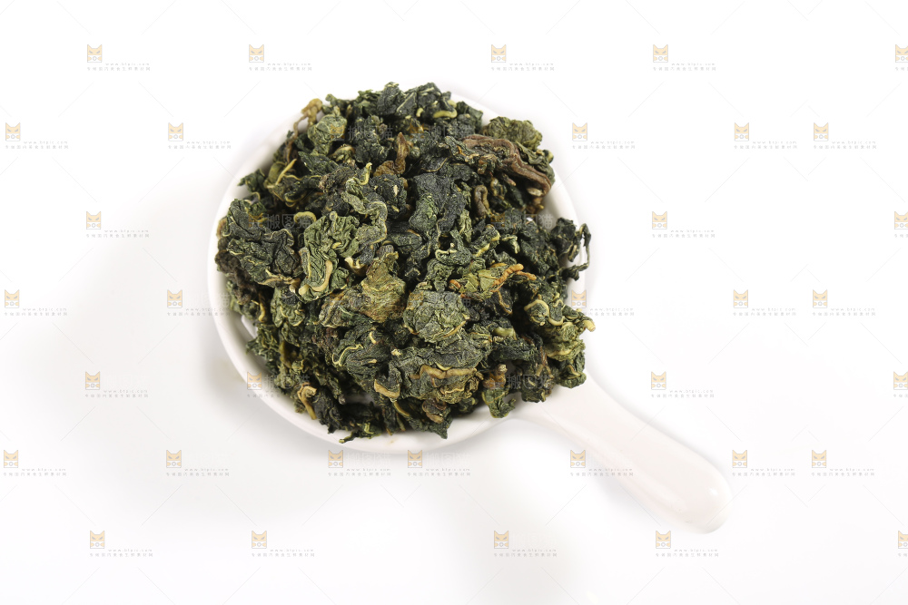 白底上的桑叶茶