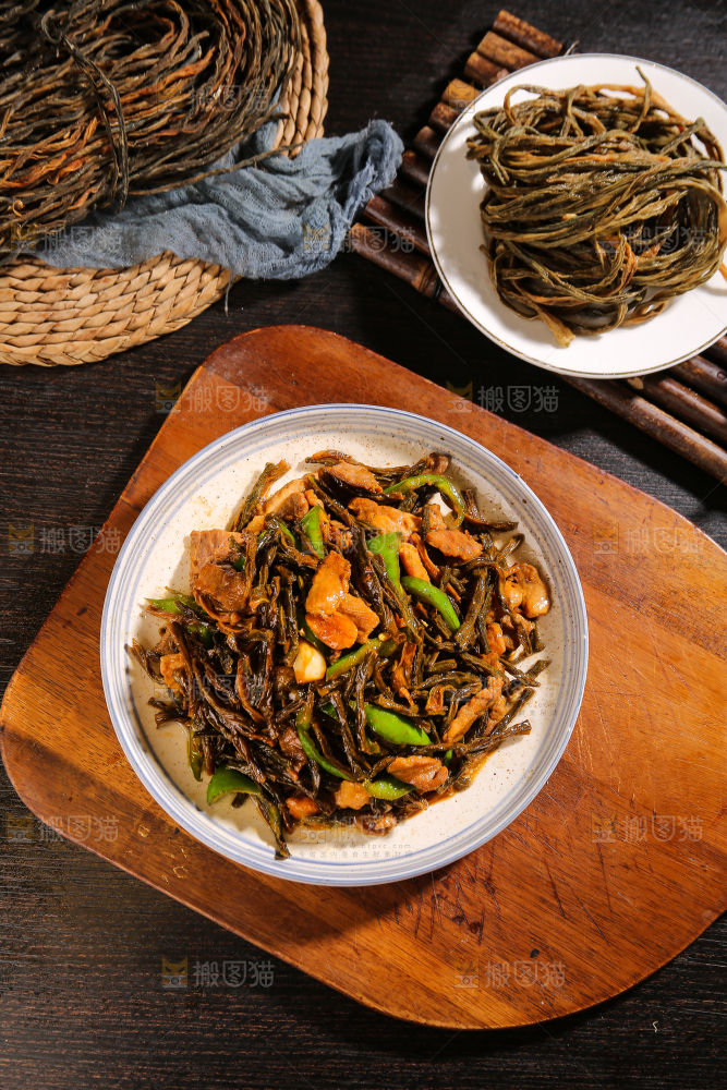 深底上的干豆角炒肉